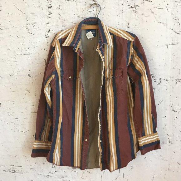 WRANGLER Other - WRANGLER STRIPED BUTTON DOWN SHIRT M